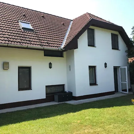 Balatoni Family House Apartment