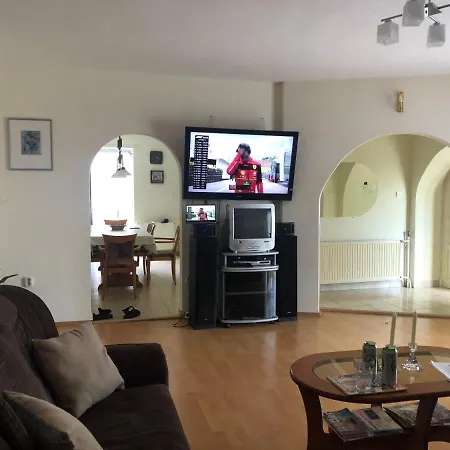 Balatoni Family House Apartment
